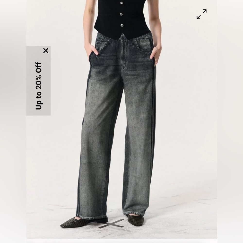 Wide-Leg Washed Black Women’s Jeans